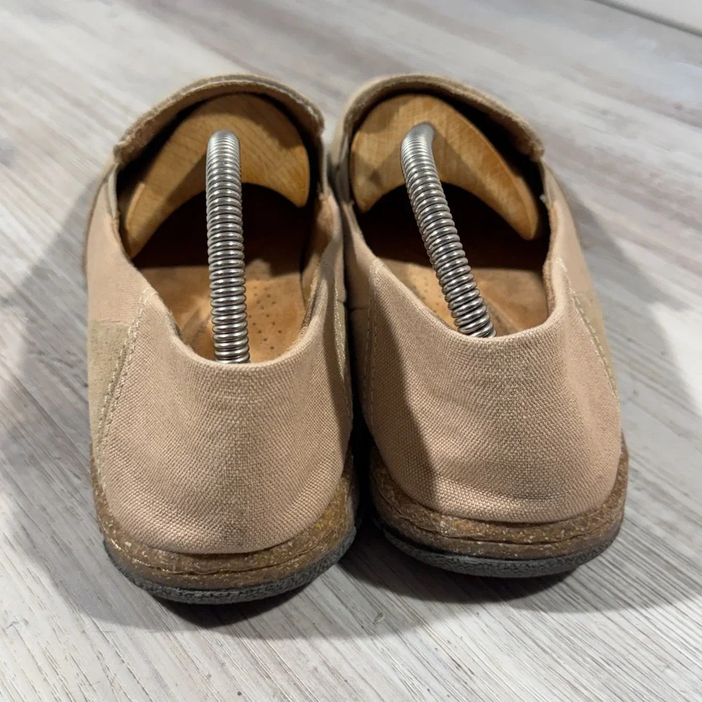 Clarks EARTH ORIGINS Women's Premium Suede Loafers Slip Ons ERICA Wheat